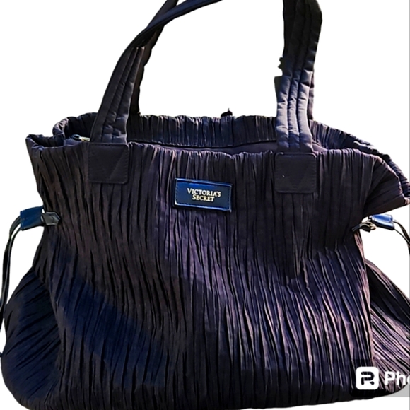 Victoria's Secret Handbags - Victoria Secret Crinkle Creep Large Top Zip Tote, black